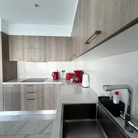 Hubstay - Seaview Oriana In Larnaca, 10 Min Walk To The Villa
