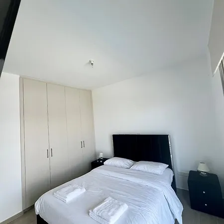 Hubstay - Seaview Oriana In Larnaca, 10 Min Walk To The Villa