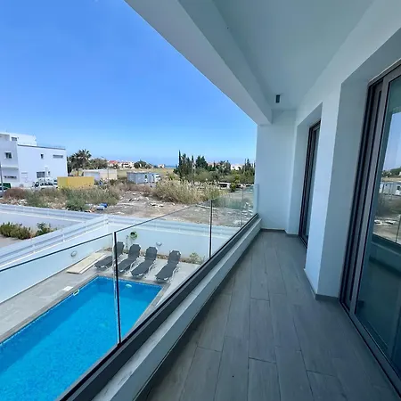 Hubstay - Seaview Oriana In Larnaca, 10 Min Walk To The Villa Larnaca