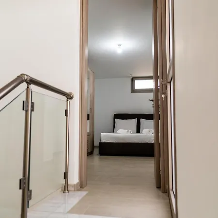 Hubstay - Seaview Oriana In Larnaca, 10 Min Walk To The * Larnaca