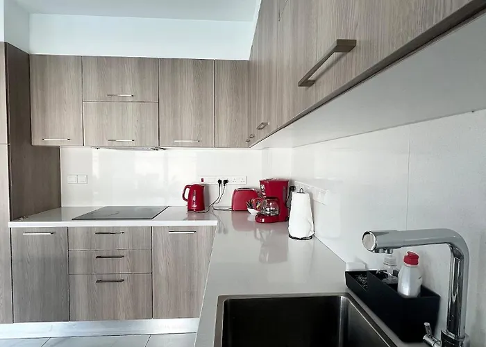 Hubstay - Seaview Oriana In 펜션 라르나카