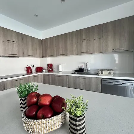 Будинок відпочинку Hubstay - Seaview Oriana In