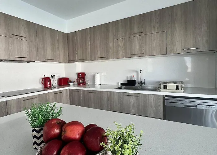 Будинок відпочинку Hubstay - Seaview Oriana In