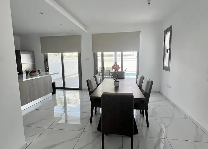 Будинок відпочинку Hubstay - Seaview Oriana In