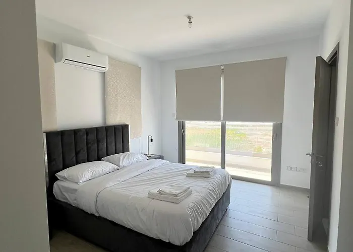 Hubstay - Seaview Oriana In 拉纳卡