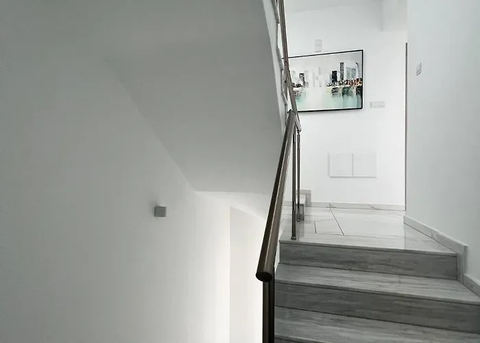 Hubstay - Seaview Oriana In * Ларнака